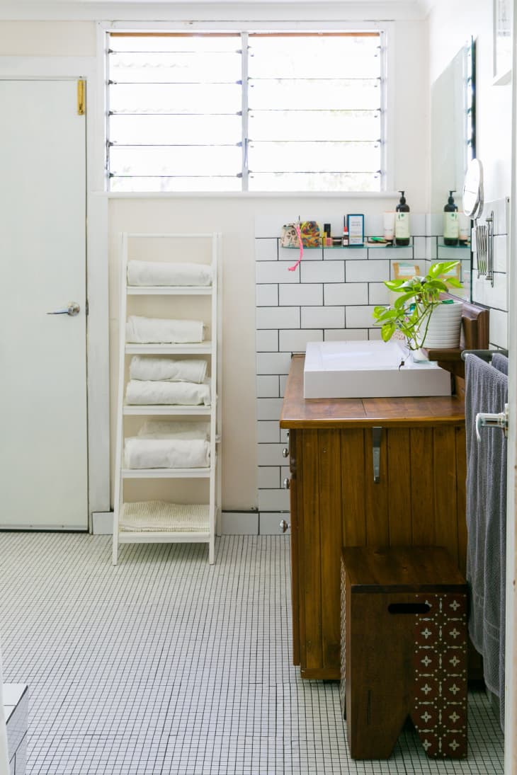 Reinvent Your Rental: DIY Ideas to Revive Rental Bathrooms | Apartment  Therapy